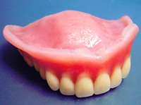 入れ歯は「総入れ歯」と「部分入れ歯」に分けることができます